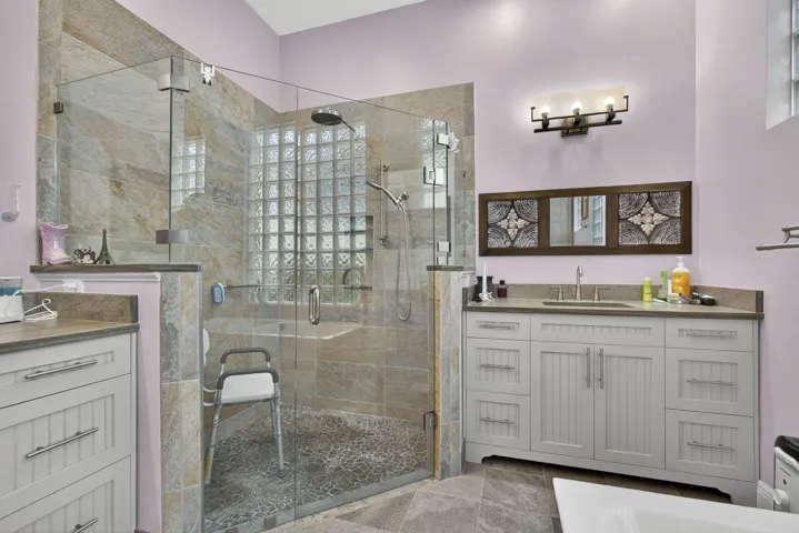 Upgraded primary shower