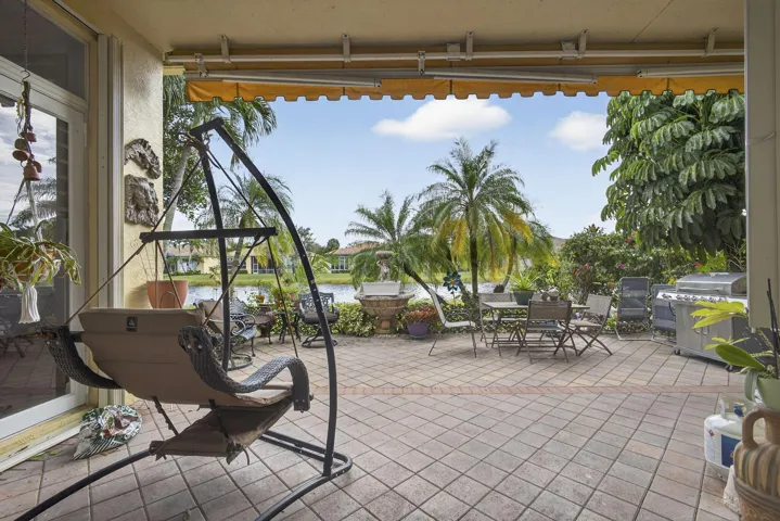 Extended roof lanai