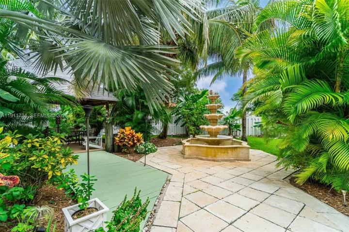 Patio/Fountain/Walkway to Gazebo