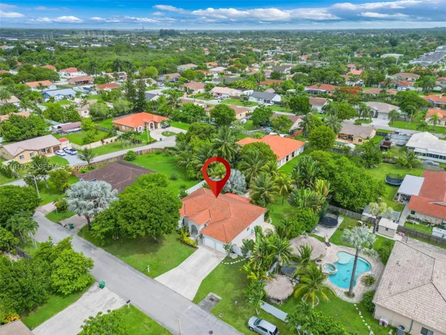 Aerial View - Picture 3
