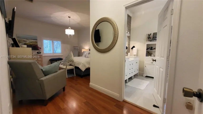 Master Bedroom, Split level, Picture 2