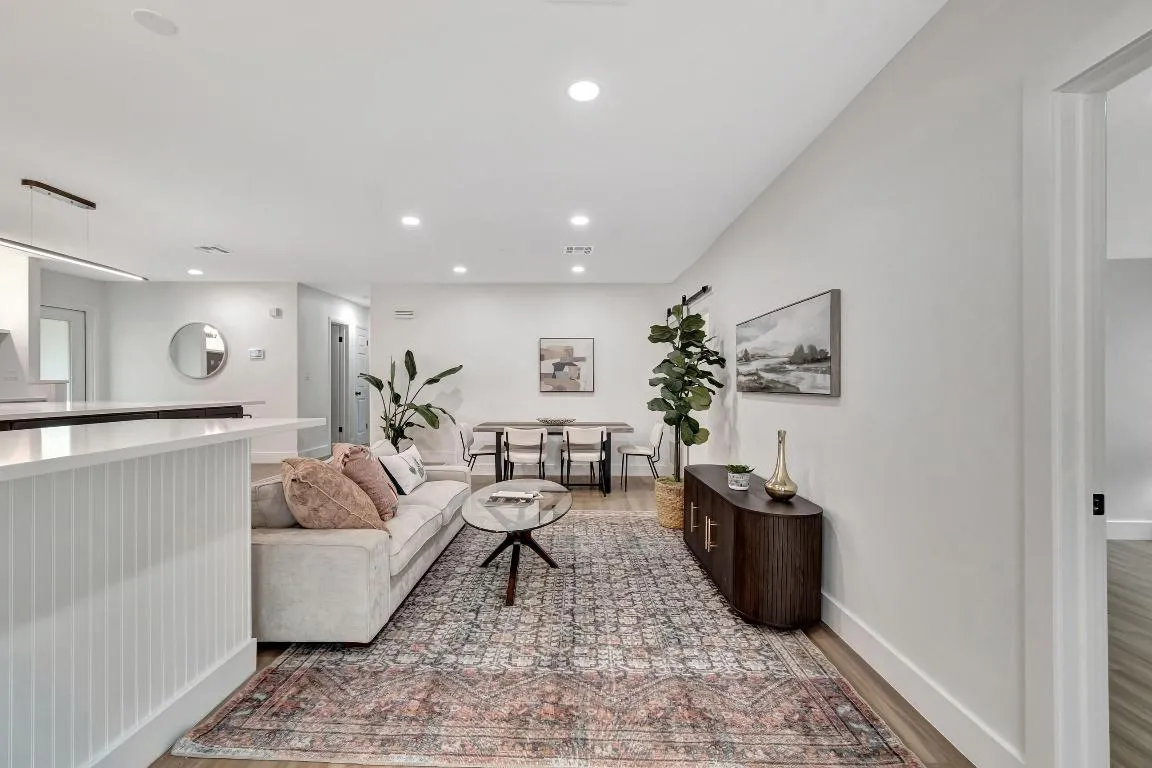 Living/ Dining