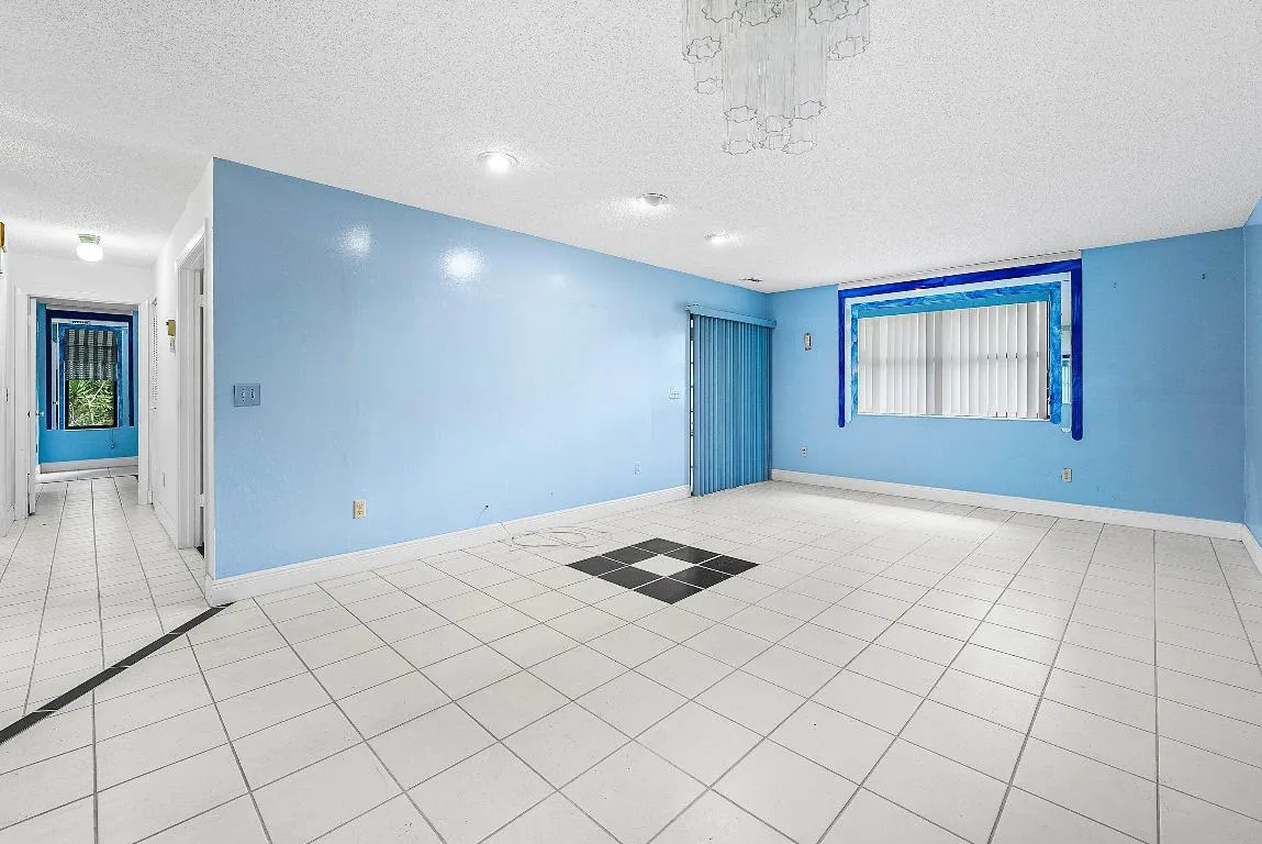 009-276BeaverDamCourt-RoyalPalmBeach-FL-