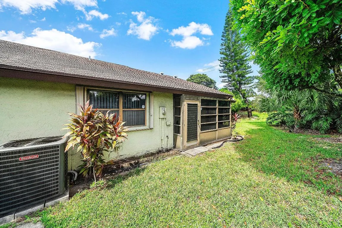 023-276BeaverDamCourt-RoyalPalmBeach-FL-