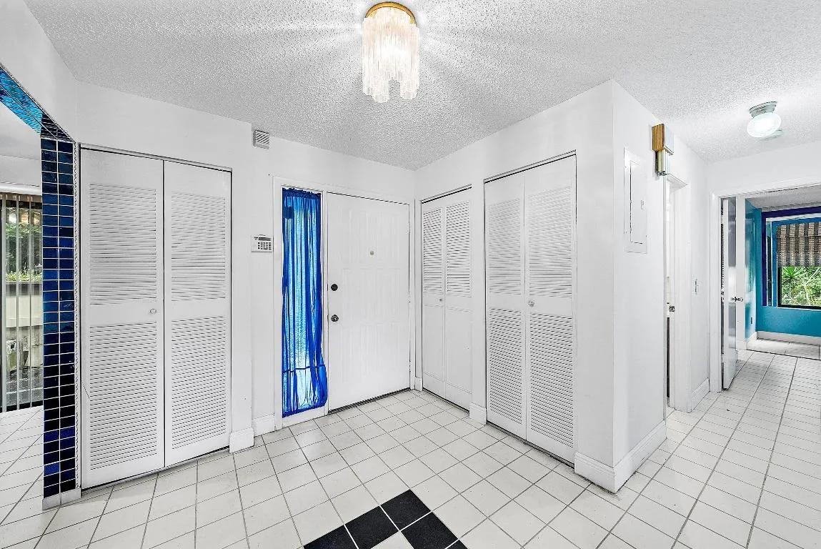 005-276BeaverDamCourt-RoyalPalmBeach-FL-