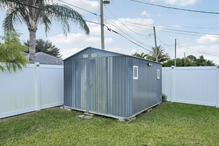 Shed