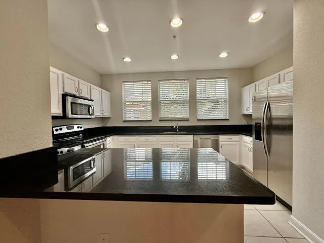 433 Amador Lane 2
