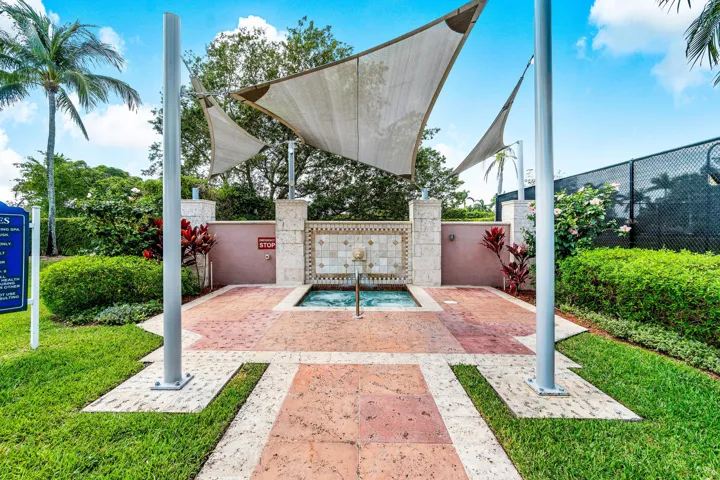055-11770SaintAndrewsPlace-304-Wellingto