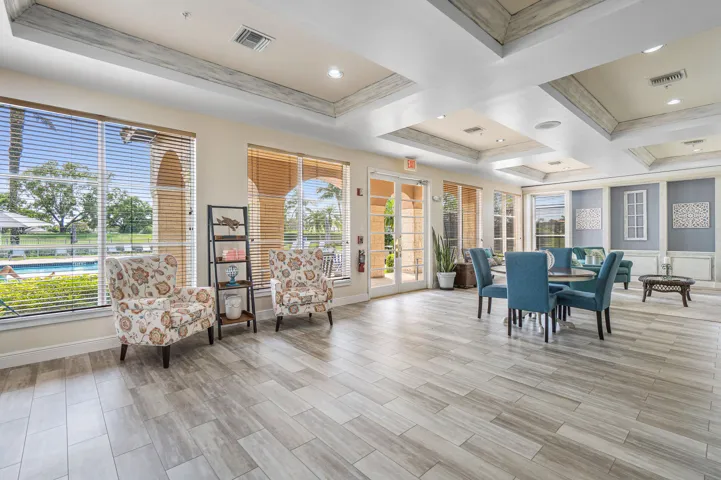 049-11770SaintAndrewsPlace-304-Wellingto