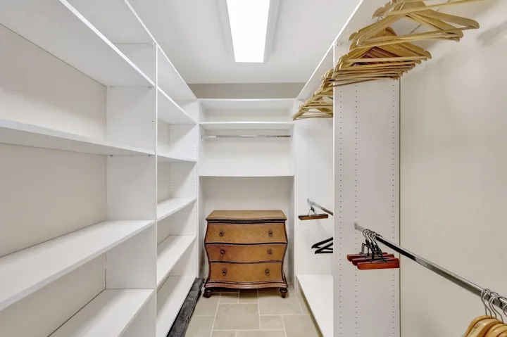 Master Walk In Closet