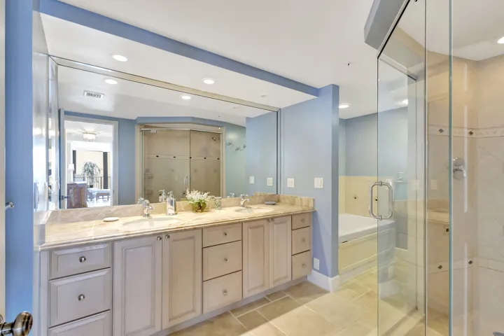 Master Bath En Suite