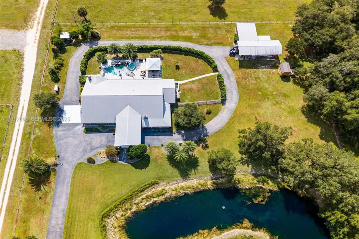 Circular driveway