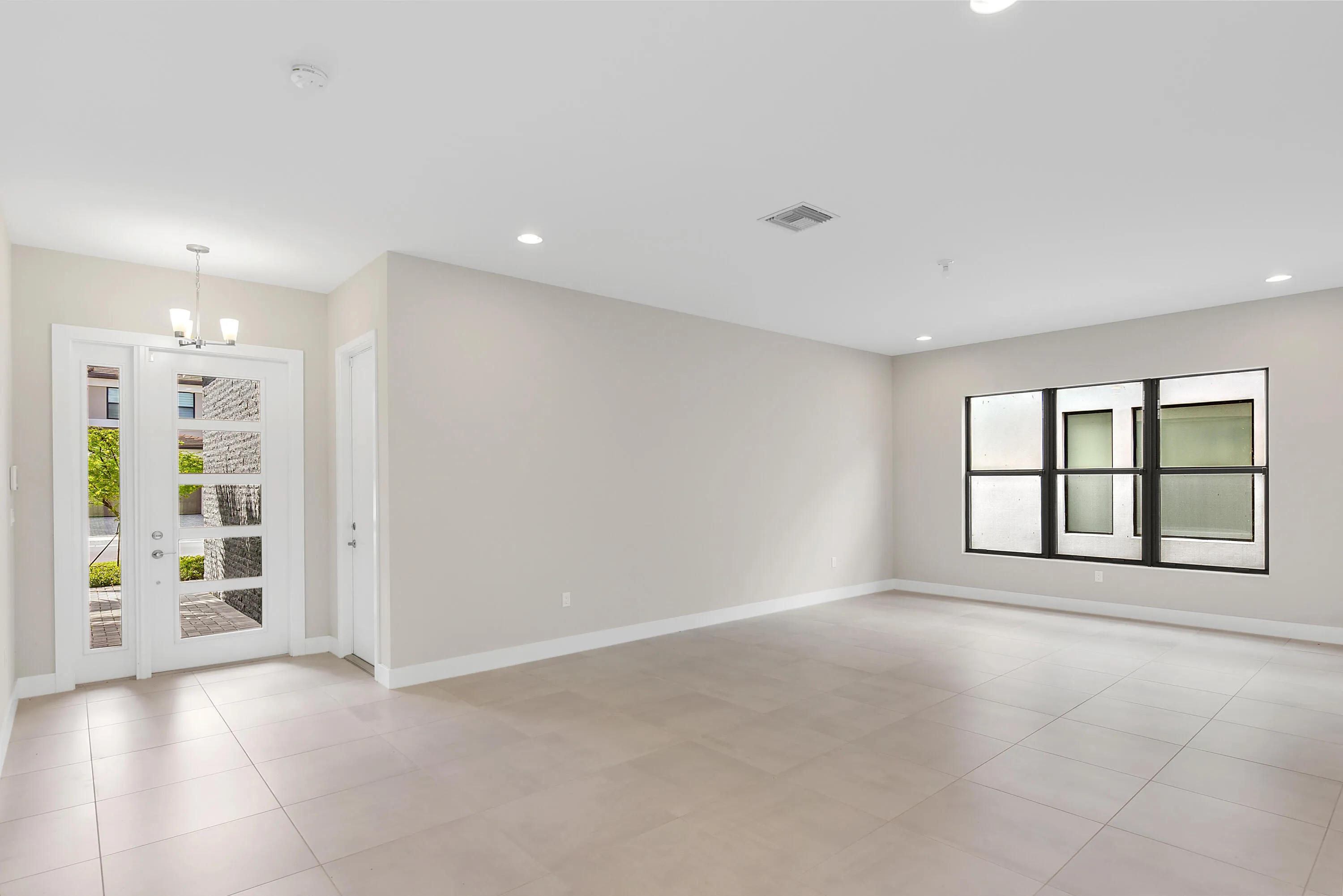 Front Livingroom