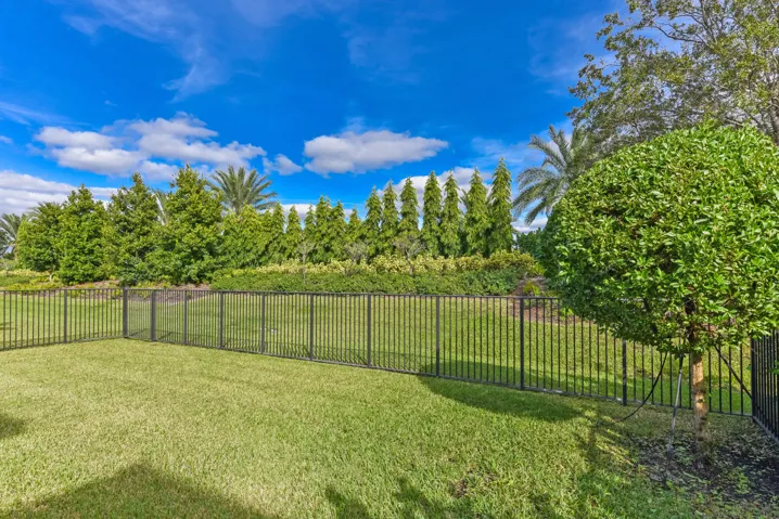 20318 Castle Stuart Ave__24