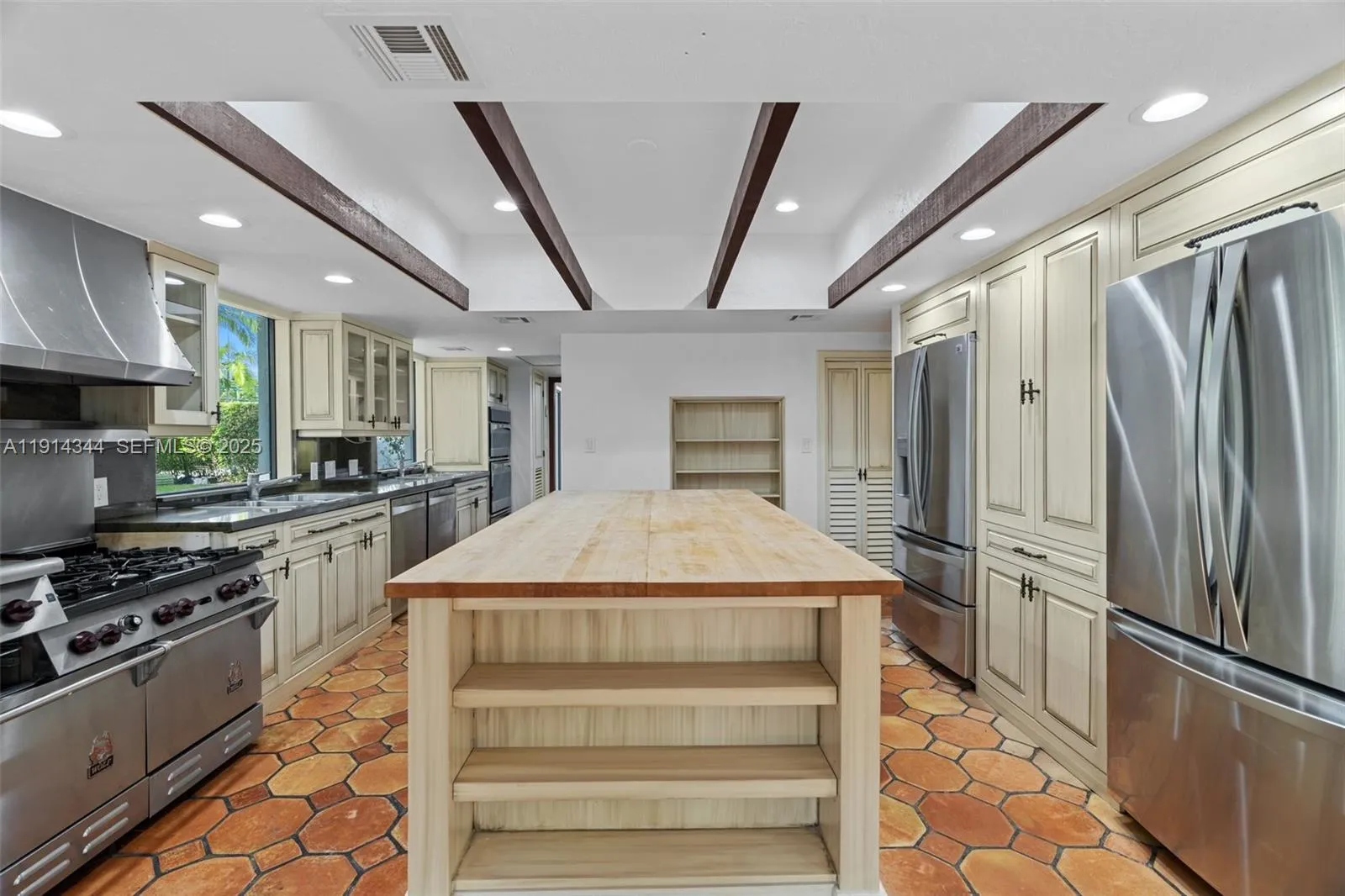 Property photo 25