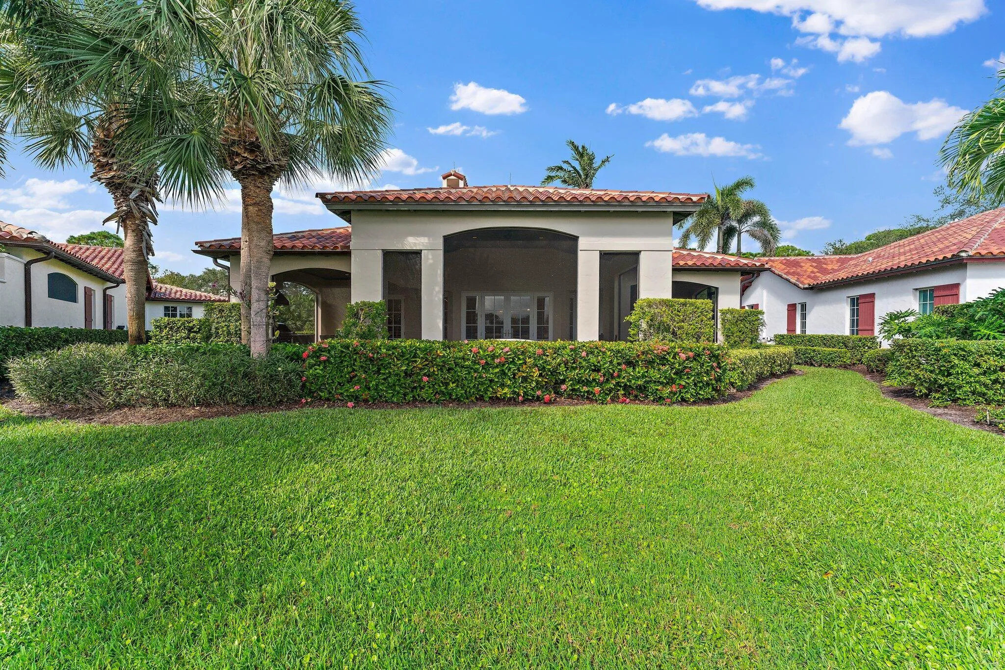 SPACIOUS BACKYARD