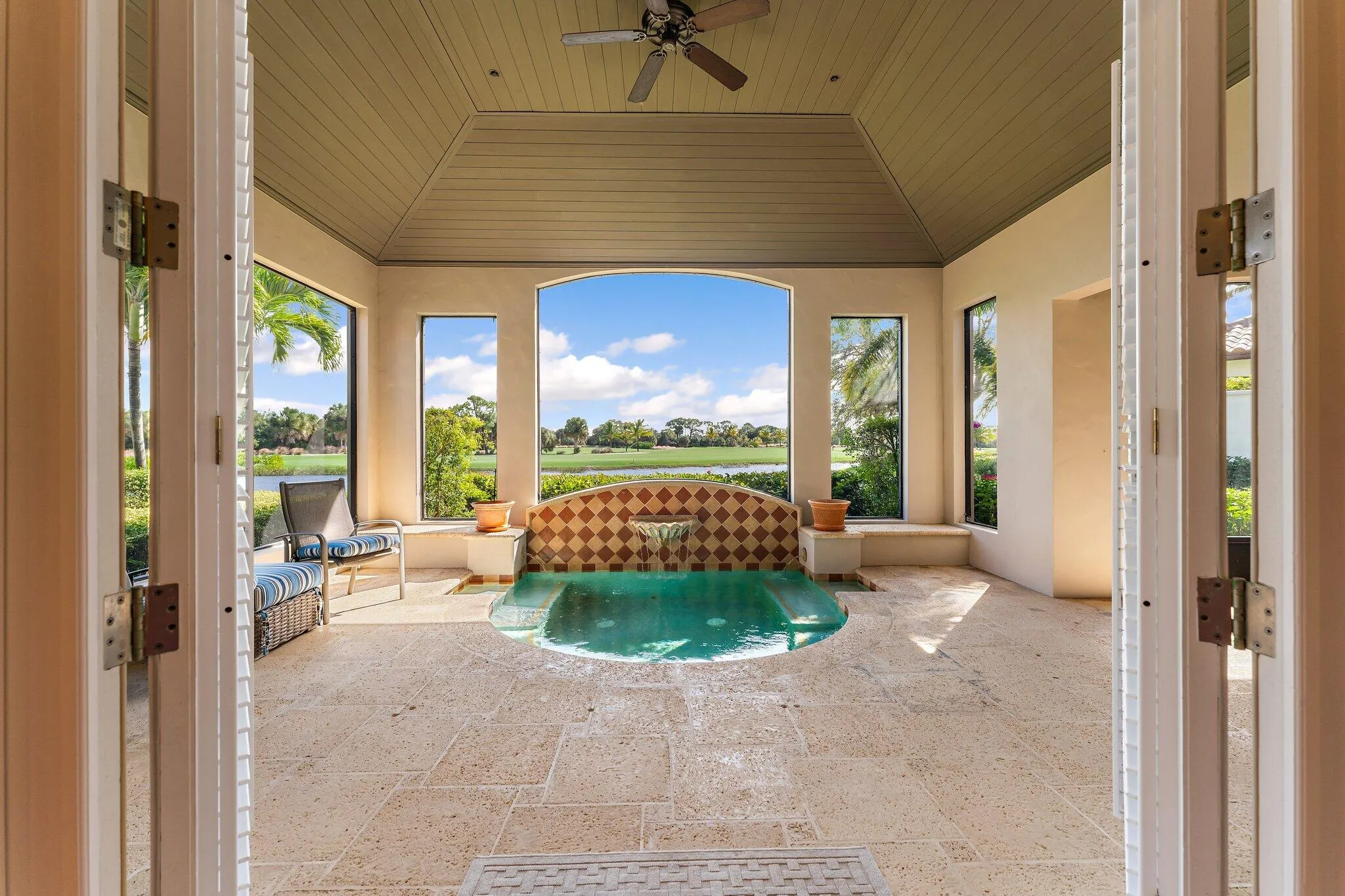 COVERED LANAI AREA