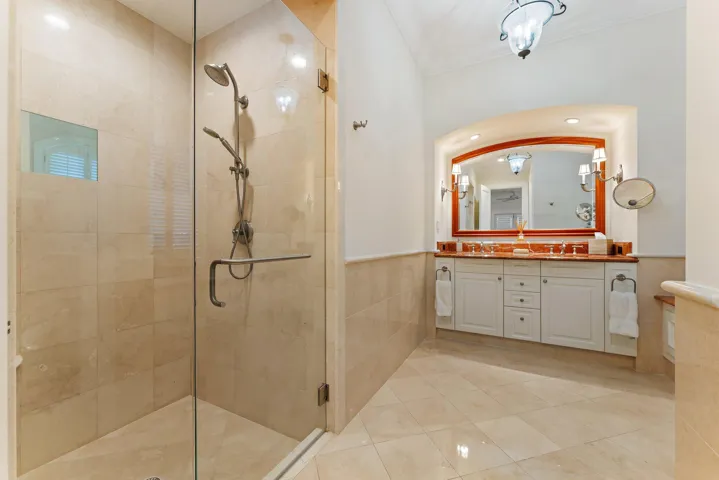 MASTER BATH II