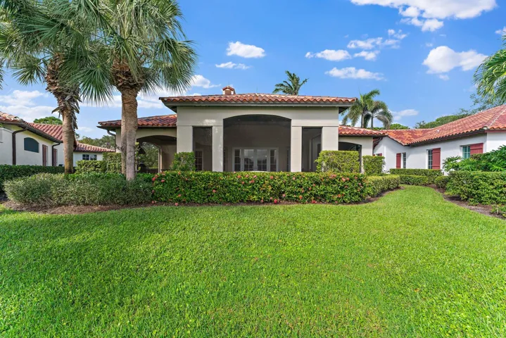 SPACIOUS BACKYARD