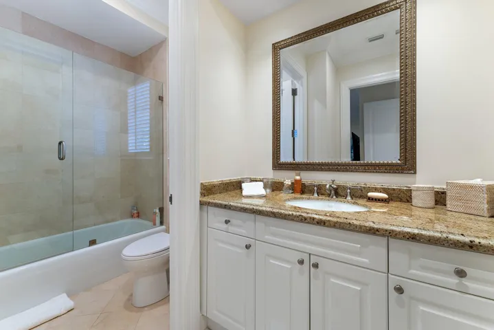 GUEST BATH I