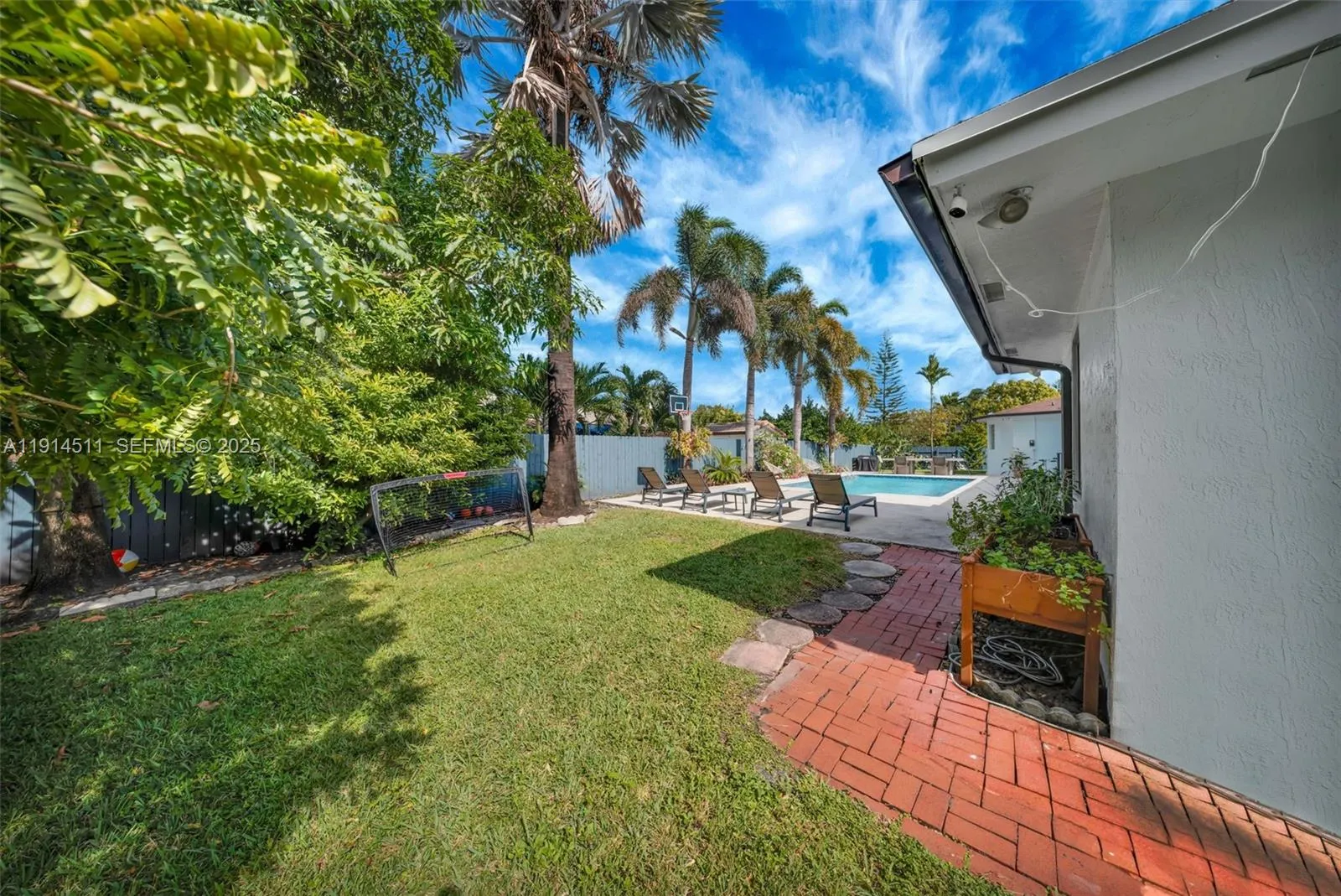 Property photo 94