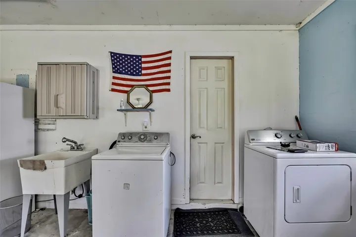 washer and dryer in garage