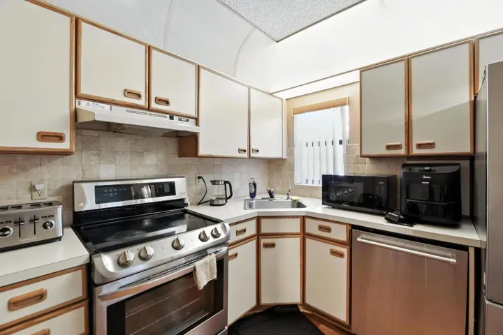 2881 Carambola Circle 2072 (6)
