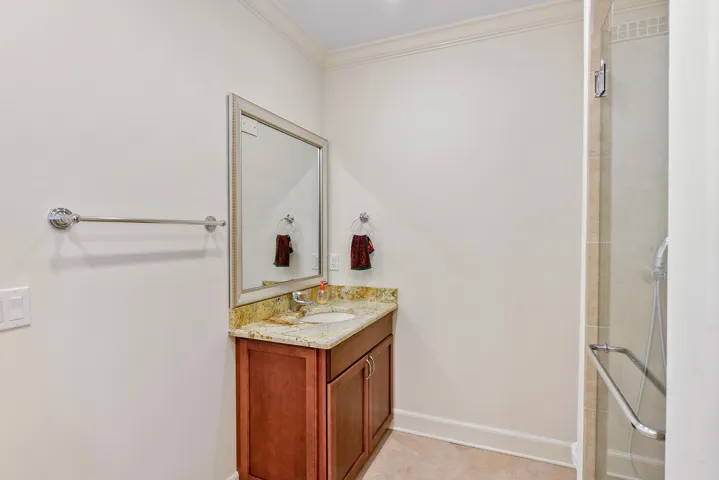 3343 S Indian River Dr Fort-large-029-04