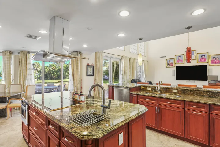 3343 S Indian River Dr Fort-large-014-03