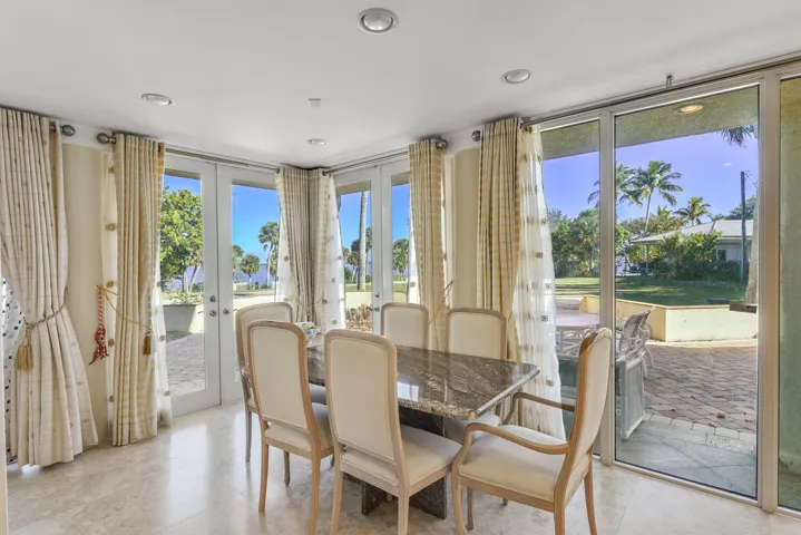 3343 S Indian River Dr Fort-large-016-04