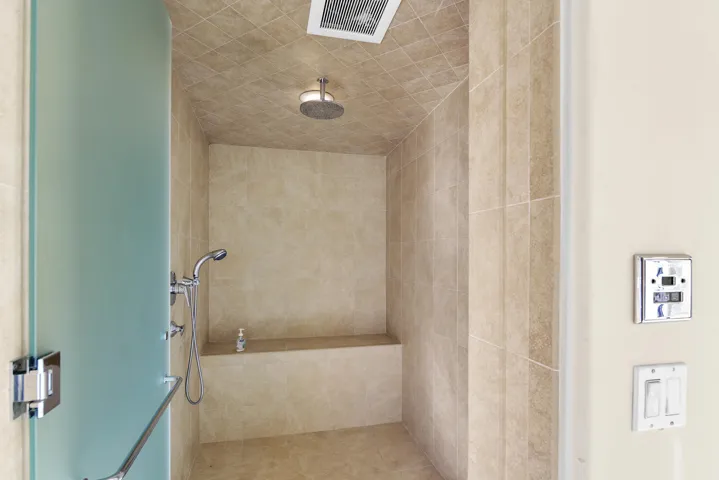 3343 S Indian River Dr Fort-large-026-04