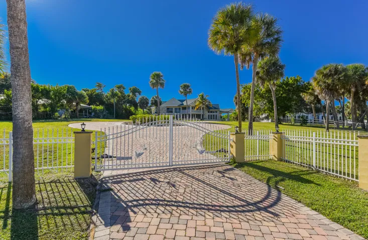 Private Gates