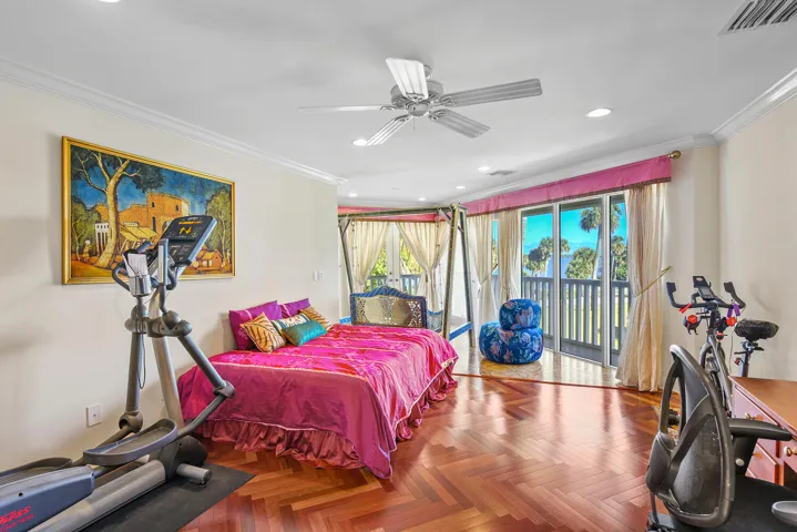 Bedroom 4 w/ Balcony