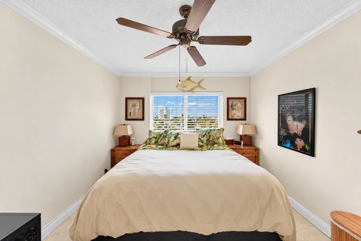 Bright airy real estate interior-9
