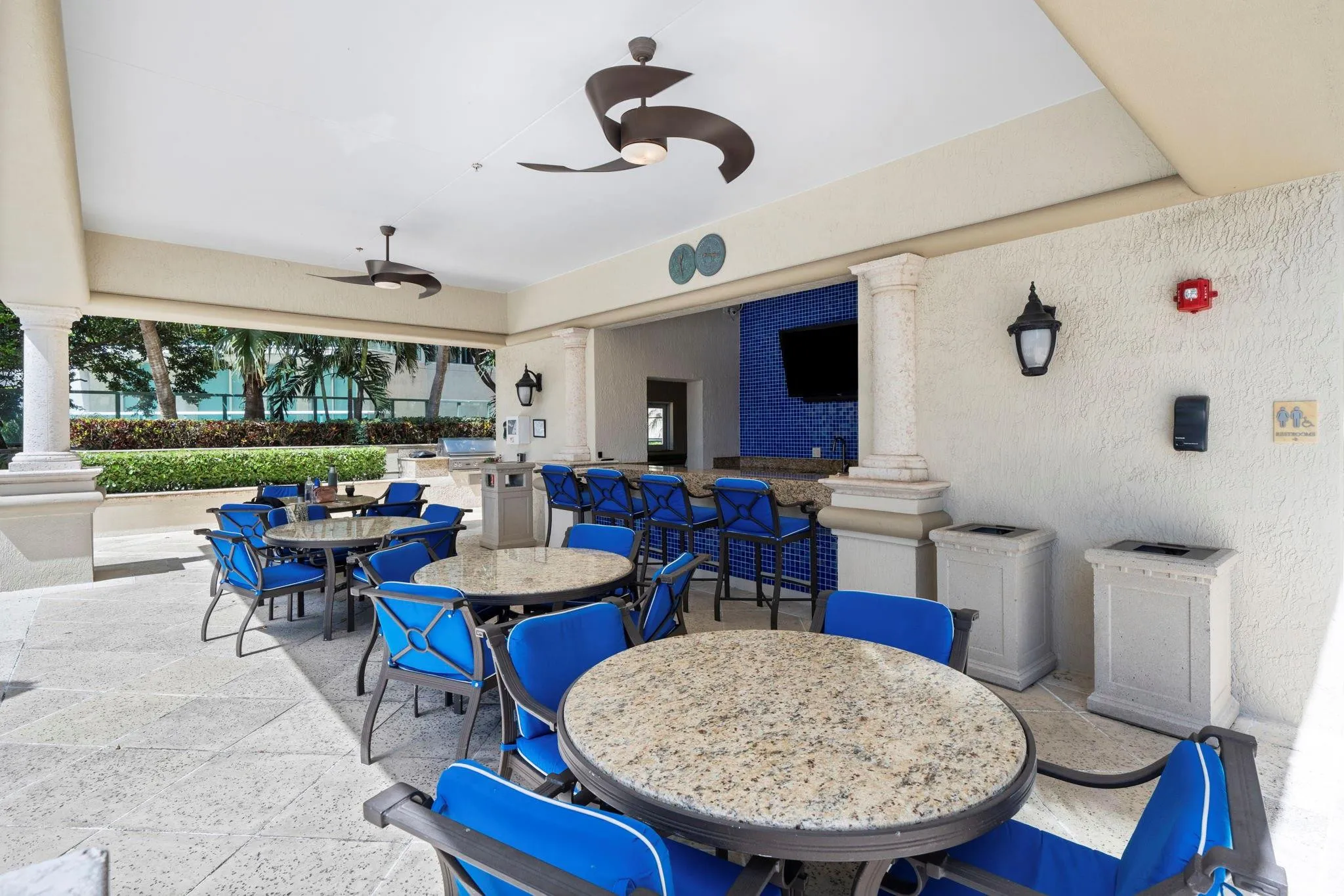 Covered dining area on Pool Deck with Summer kitchen and Barbecue grills