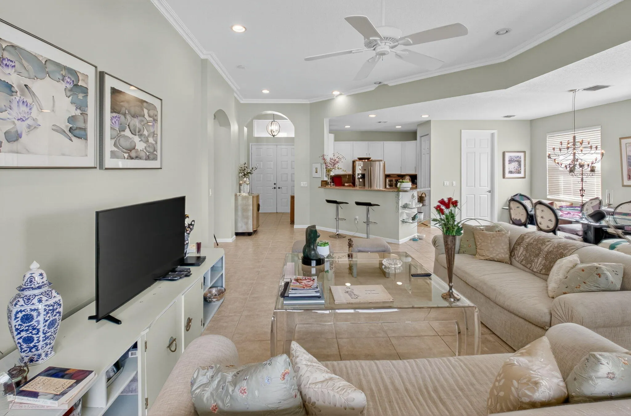 staged-20-web-or-mls-DSC_4669-contempora
