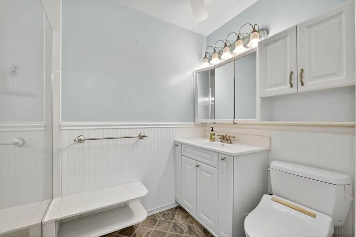 MASTER BATH WITH SHOWER