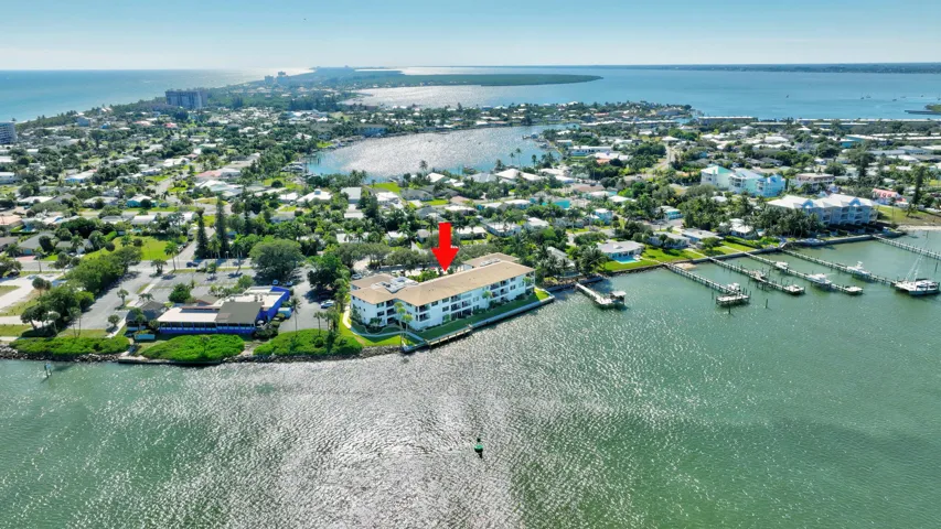 EXCELLENT ISLAND LOCATION...