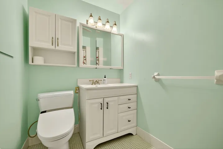 GUEST BATHROOM............