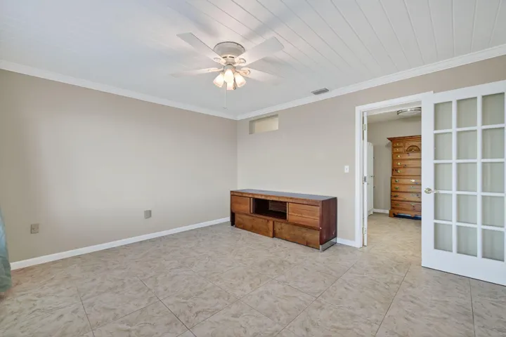MASTER BEDROOM & CLOSET AREA
