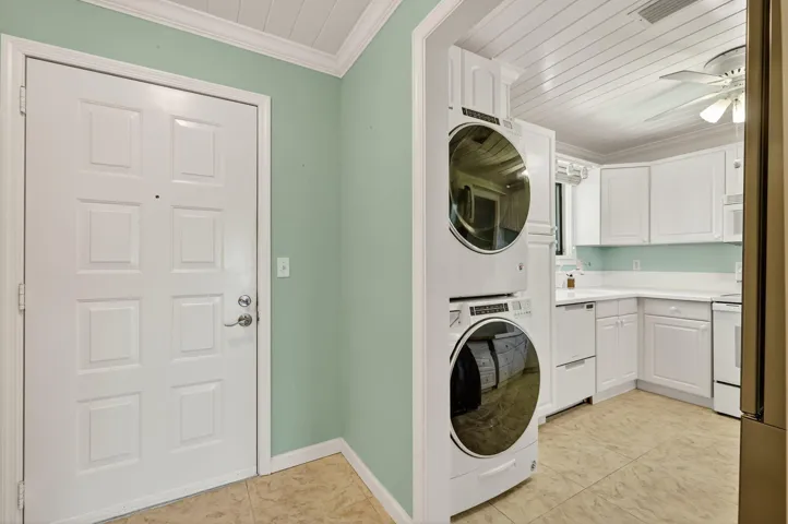 FULL SIZE WASHER DRYER