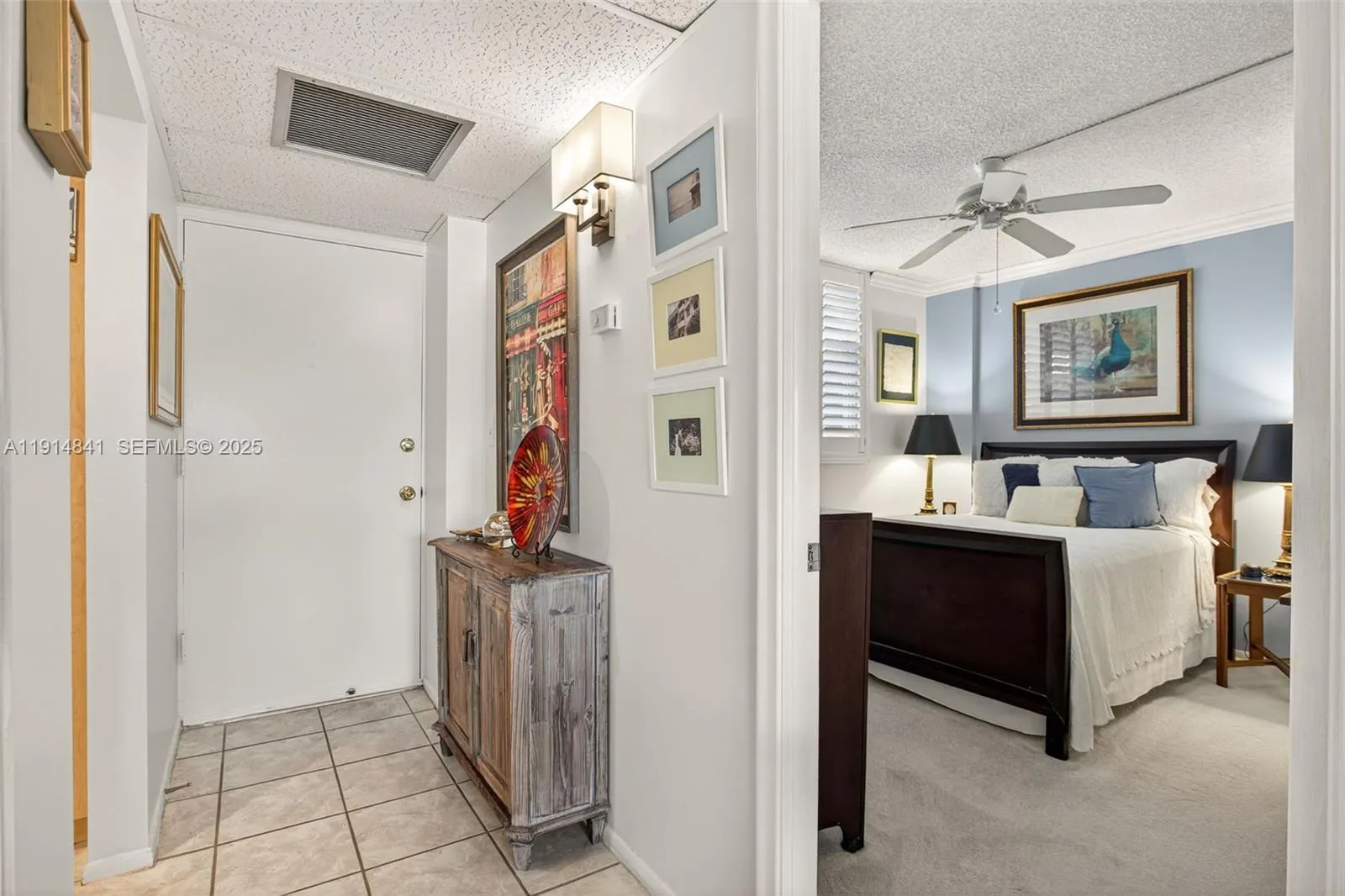Entry/Bedroom