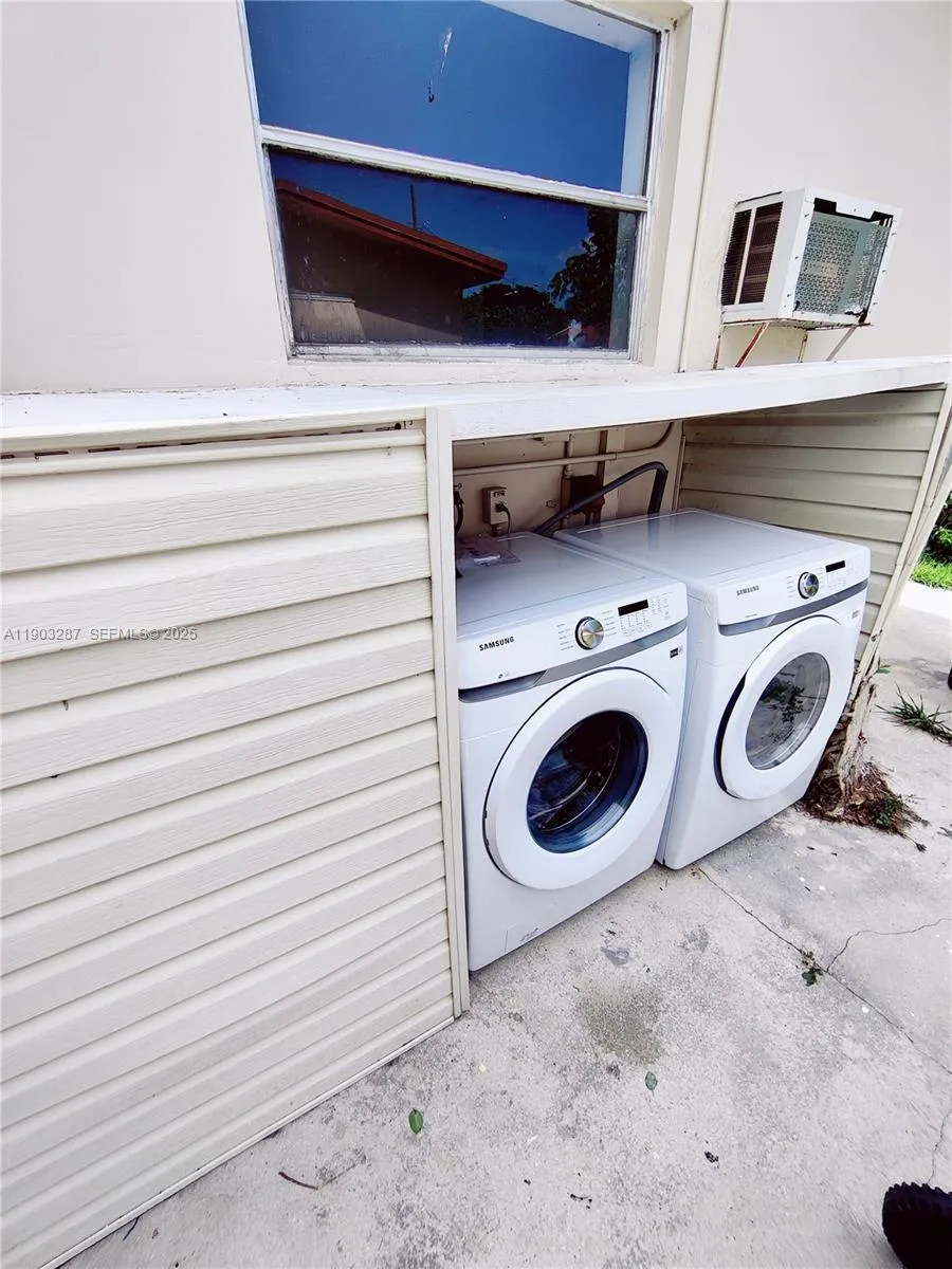 Photo 32
