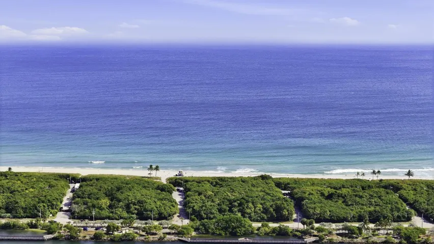 Less than 1 Mile to Dania Beach