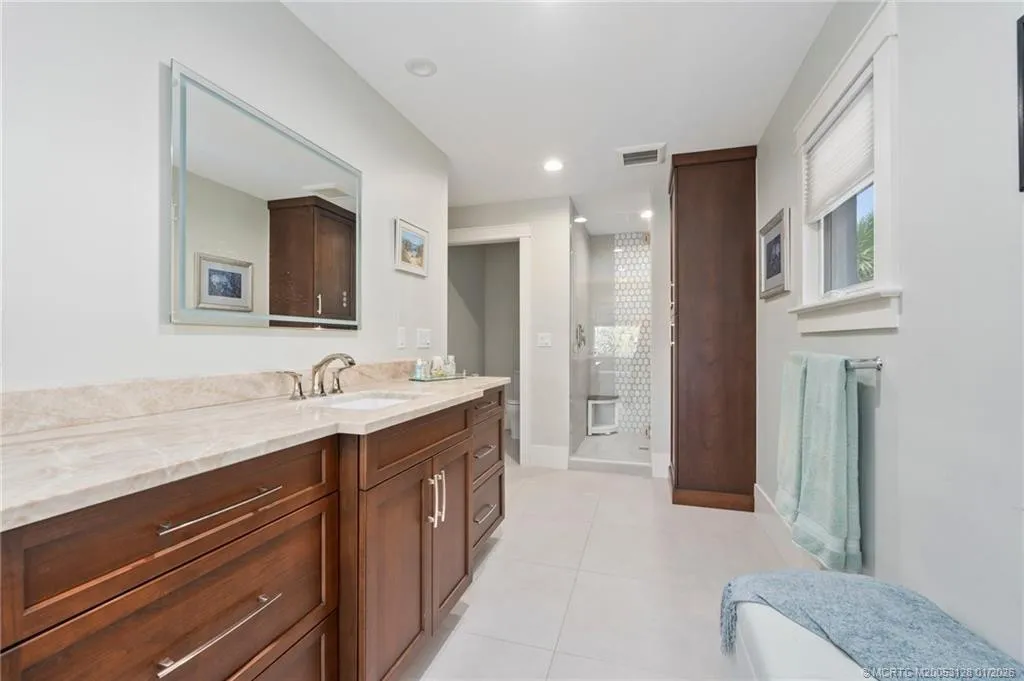 Property photo 64