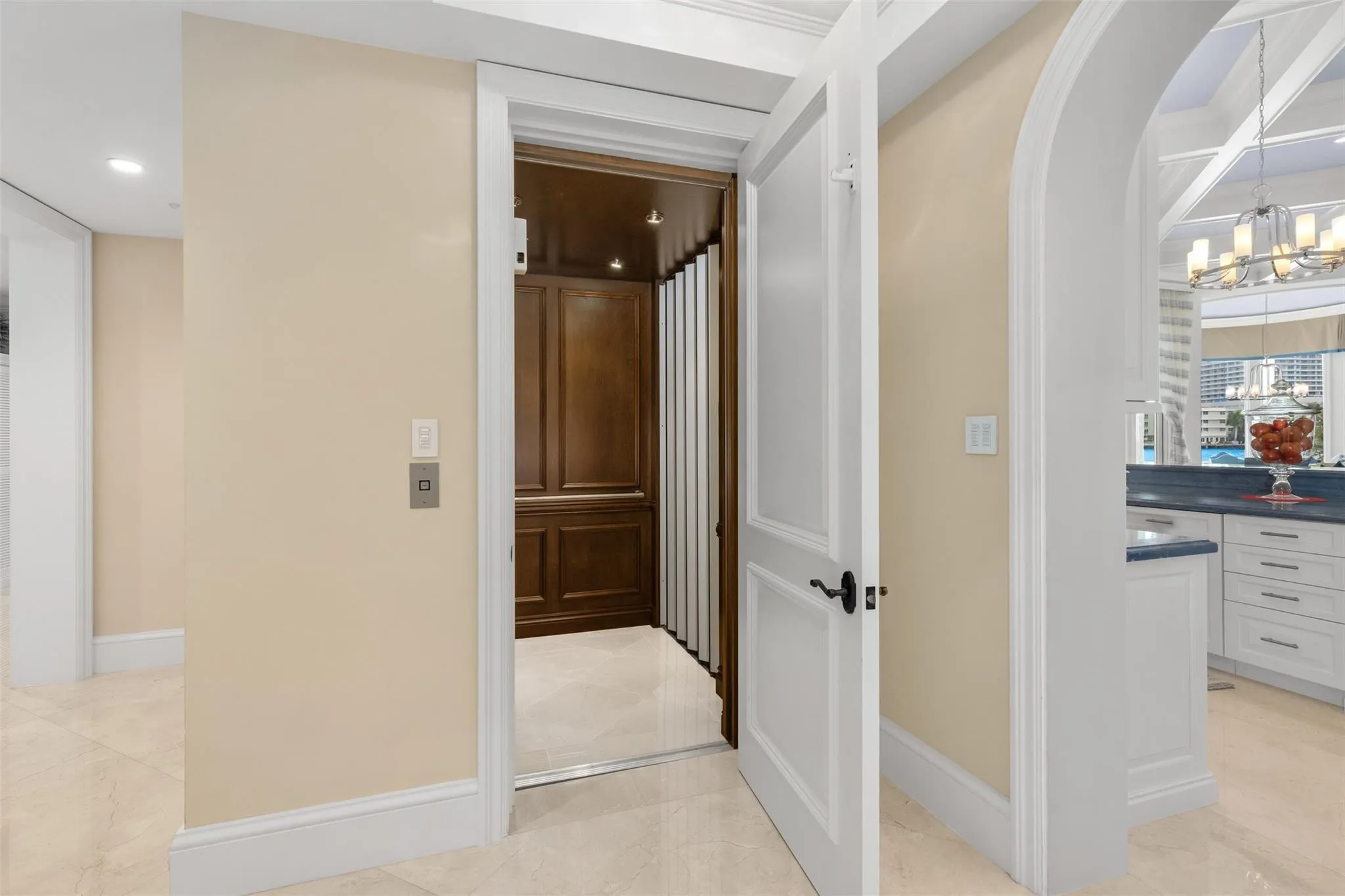 Oversized Elevator