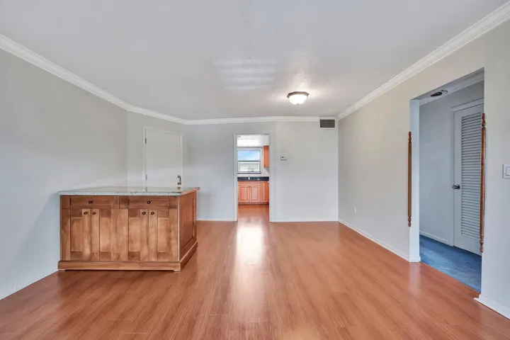 cabinet is not fixed and can be removed