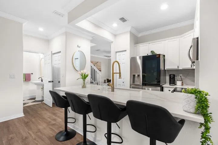 Eat in Kitchen.