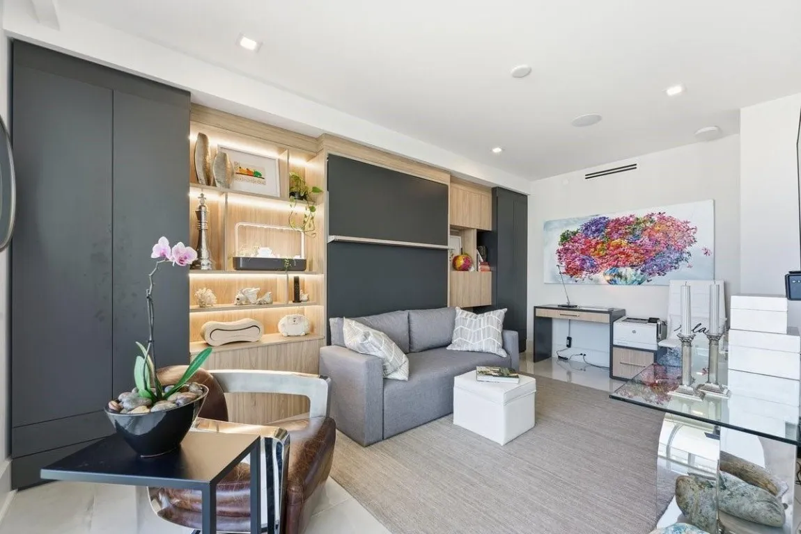 has Murphy style wall bed system
