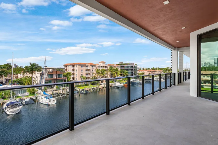 037-87IsleofVeniceDrive-FortLauderdale-F